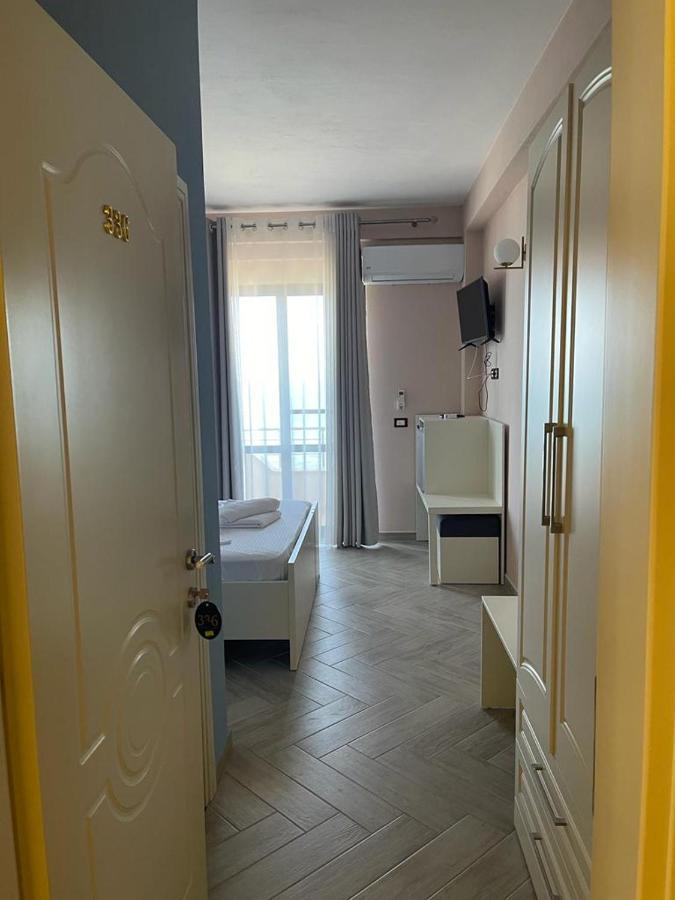 Hotel Ferrara Durrës 外观 照片